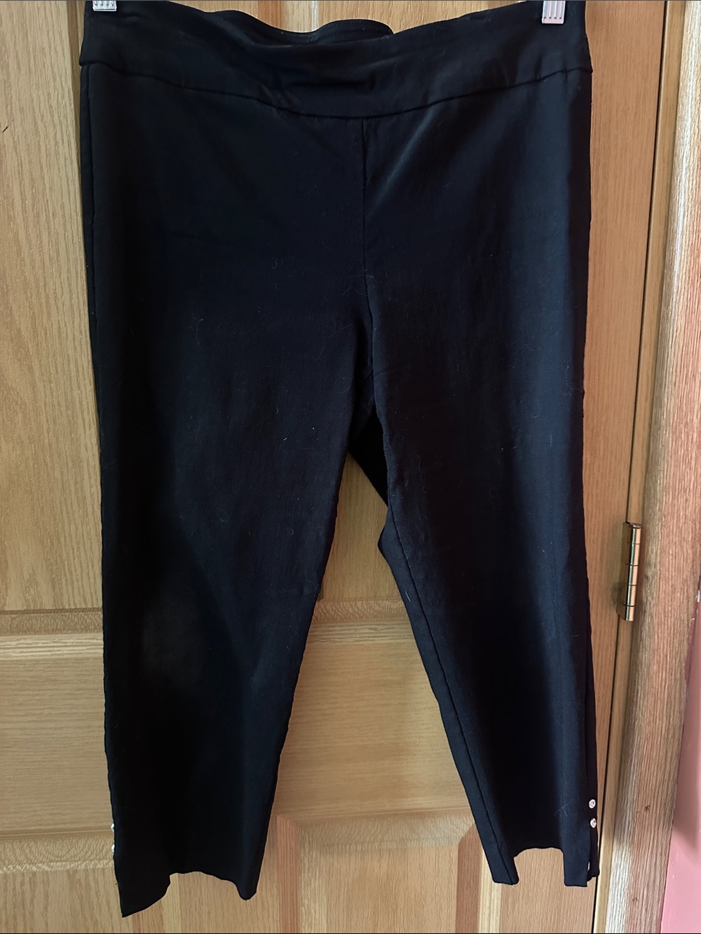 Black Capri Leggings with Button Hem